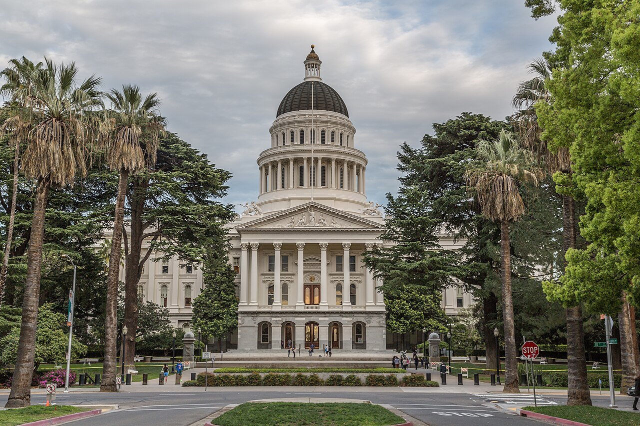 The California State Capitol in Sacramento, seen from Capitol Mall